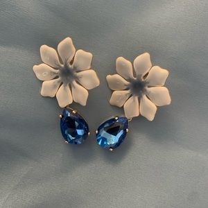 Anthropologie blue flower stone earrings 2023
